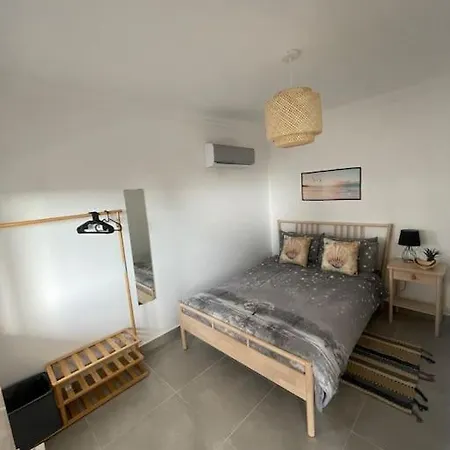 Daire Luxury With Pool In Historical Town And Great Surfing Beaches *