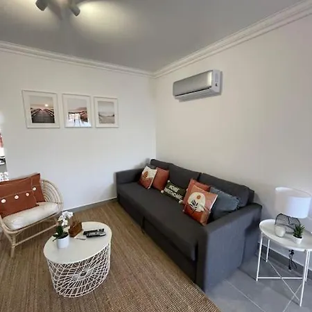 Apartment Luxury With Pool In Historical Town And Great Surfing Beaches *