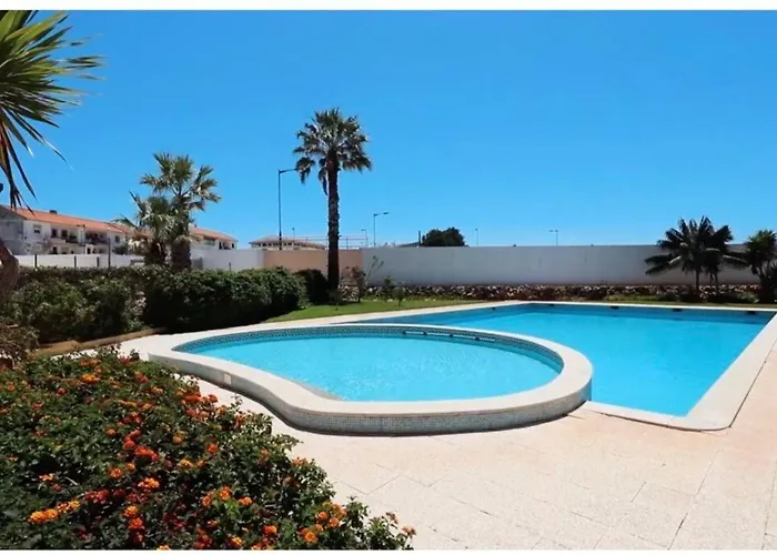 Luxury With Pool In Historical Town And Great Surfing Beaches Appartement *