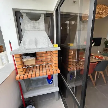 Luxury With Pool In Historical Town And Great Surfing Beaches Appartement *