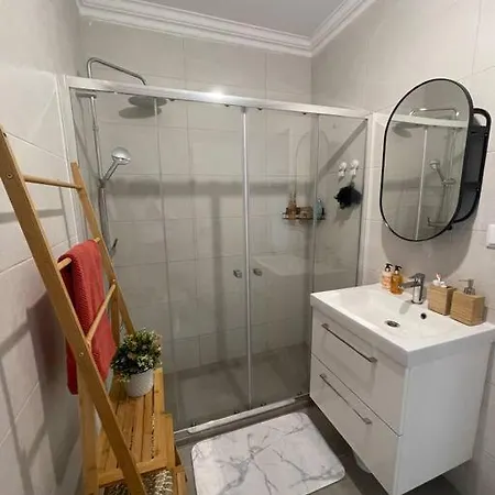 Luxury With Pool In Historical Town And Great Surfing Beaches Appartement *